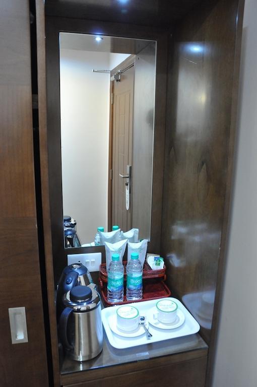 Hotel Silk Route Guwahati Exterior foto